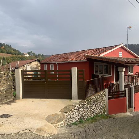 Casa Do Feligres E Da Alsira Villa Nogueira de Abaixo Eksteriør billede