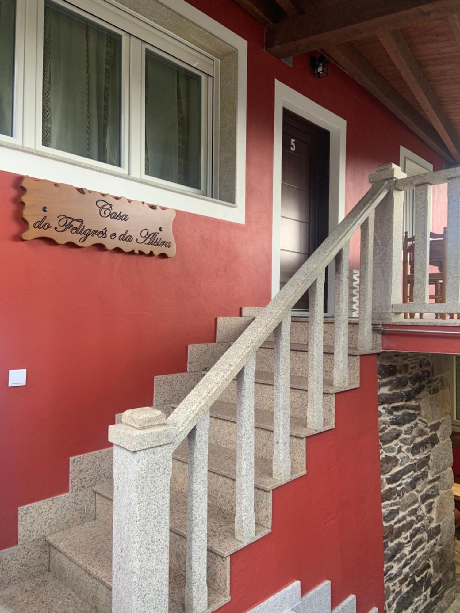 Casa Do Feligres E Da Alsira Villa Nogueira de Abaixo Eksteriør billede